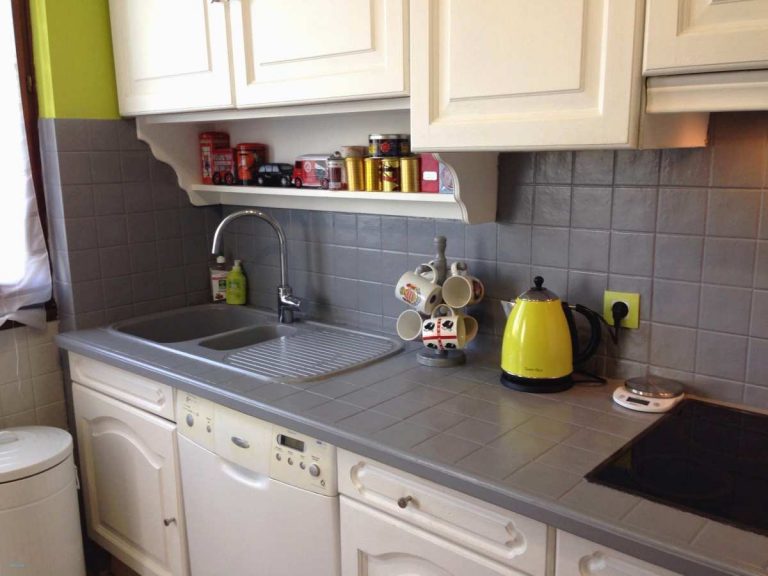 Comment peindre un carrelage mural (cuisine ou salle de bain)